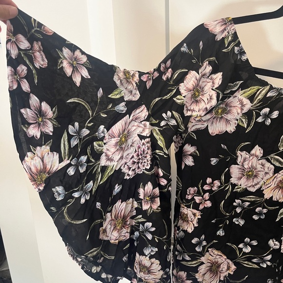 Floral off the shoulder long sleeve - Picture 4 of 5